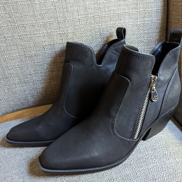 NWOT GBG Los Angeles "Vissa" Black Zipper Ankle Stacked Heel Booties, Sz 7 - Picture 8 of 11